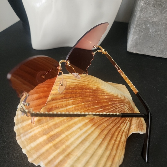 Rimless Butterfly Shape Fashion Sunglasses - Picture 7 of 9